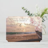 Beach Sunset Wedding Plumeria Uitnodiging (Staand voorkant)