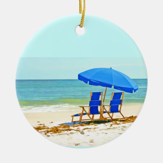 Beach, Umbrella en Chairs bij de Shore Keramisch Ornament (Voorkant)