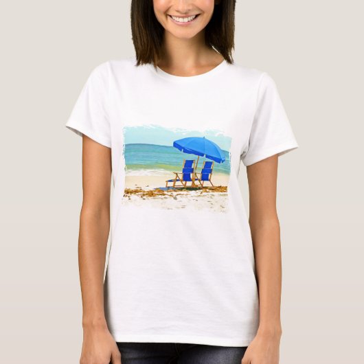 Beach, Umbrella en Chairs bij de Shore T-shirt (Voorkant)