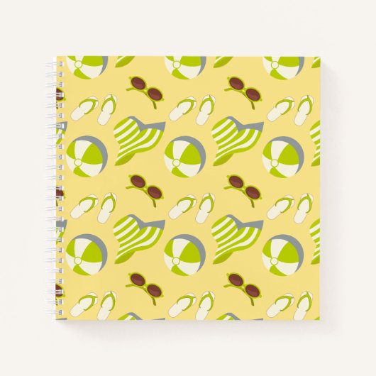 Beach vacay pattern with sunglasses and sun hat notitieboek (Voorkant)