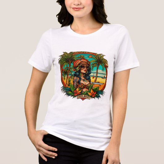 Beach Vibes: Sailor Jerry unieke vrouwen T-shirt (Voorkant)