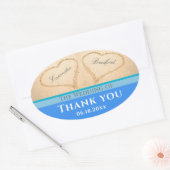 Beach Wedding 2 Hearts Sand Wedding Bedankt Ovale Sticker (Envelop)