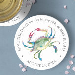 Beach Wedding Blue Crab Save the Date Ronde Kartonnen Onderzetter<br><div class="desc">De bruiloft met een strand,  behalve de date onderzetters,  werd ontworpen met een replica van mijn oorspronkelijke waterverf blauwe krab in de schaduw van oceaanblauw,  rietjes en groenen. Pas uw bestemming of de details van uw kustbruiloft aan. Ga voor meer tropische strandbruiloft naar www.zazzle.com/dotellabelle</div>