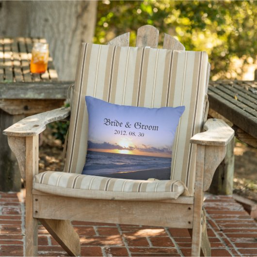 Beach Wedding Bride & Groom Keepomwille Persoonlij Buitenkussen (Stoel)