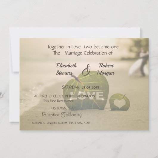 Beach Wedding Couple, Love Invitation Kaart (Voorkant)