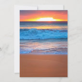 Beach Wedding Inviting Sunset Ocean Waves Kaart (Voorkant)
