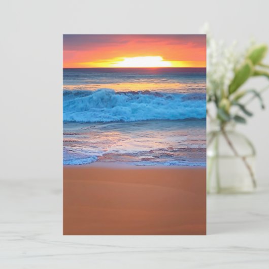 Beach Wedding Inviting Sunset Ocean Waves Kaart (Staand voorkant)