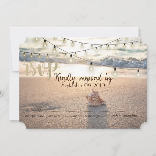 Beach Wedding, String Lights Seashell RSVP Kaart (Voorkant)