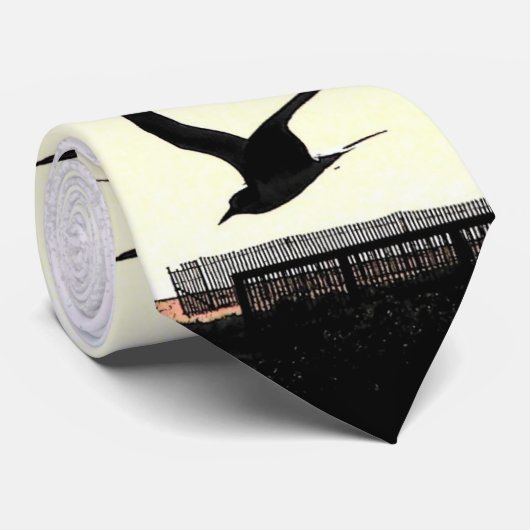 Beach Windbreak Fence & Seagull Art Stropdas (Opgerold)