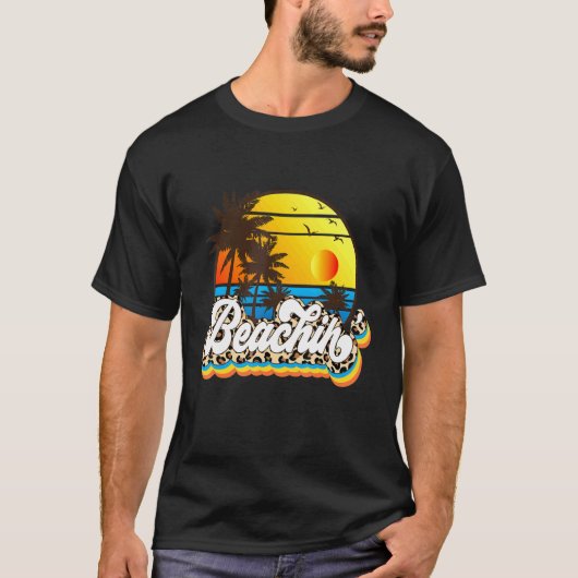 Beachin' Retro Leopard Sunset Graphic T-shirt (Voorkant)