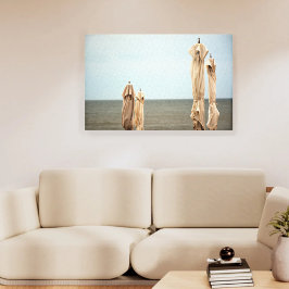 Beachside Umbrellas Golden Twilight Foto Canvas Afdruk
