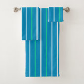 Beachy Blue en Green Striped Bad Handdoek (Insitu)