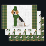 Beagle Christmas Dog en Groene Vakantie Plaid Inpakpapier Vel<br><div class="desc">Deze onweerstaanbare Beagle is klaar voor het vakantieseizoen met een groene sjaal en bijpassend winterse pet. Deze schattige kersthond is gecombineerd met een feestelijke groene vakantie plaid print op deze set cadeauverpakking voor het hondenliefhebber.</div>