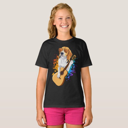Beagle Dog die zonnebrillen draagt die gitaarmeisj T-shirt (Voorkant volledig)