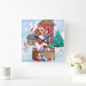 Beagle Dog in sneeuwkersthondenhuis Vierkante Klok (Huis)