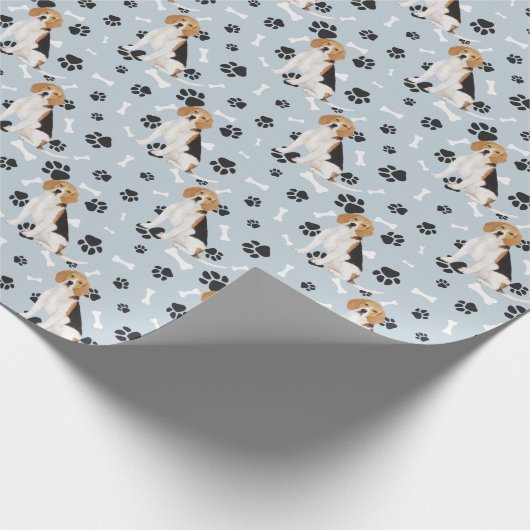 Beagle Dog Paw Print Pattern op Silver Blue Cadeaupapier (Hoek)