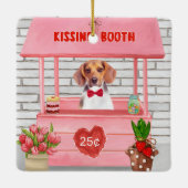 Beagle Dog Valentijnsdag Kissing Booth Keramisch Ornament (Achterkant)