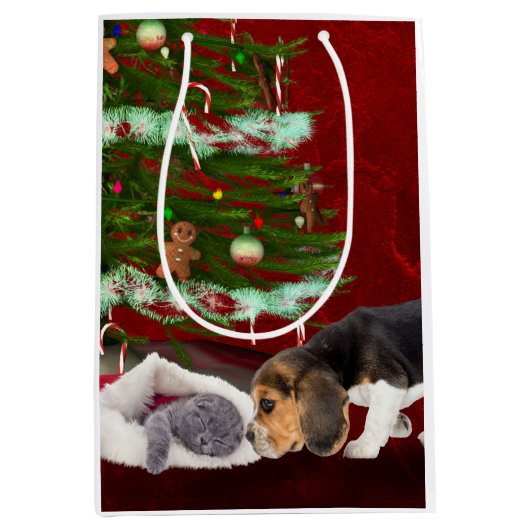 Beagle en stoute kat Kerstmis Medium Cadeauzakje (Voorkant)