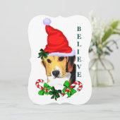 Beagle gelooft in Kerstmis Feestdagenkaart (Staand voorkant)