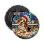 Beagle Holiday Baking: Feestelijke Kerst Button Flesopener (Voorkant)