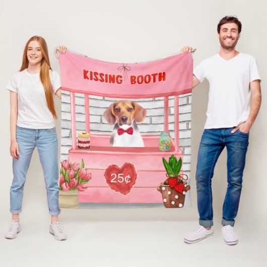 Beagle-hond kusstand op Valentijnsdag Fleece Deken (In situ)