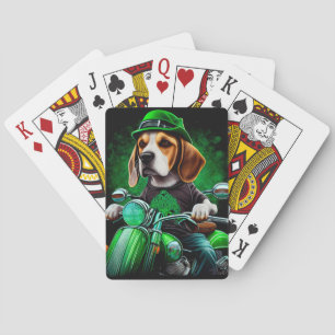 Beagle-hond rijdt op fiets St. Patrick's Day Pokerkaarten