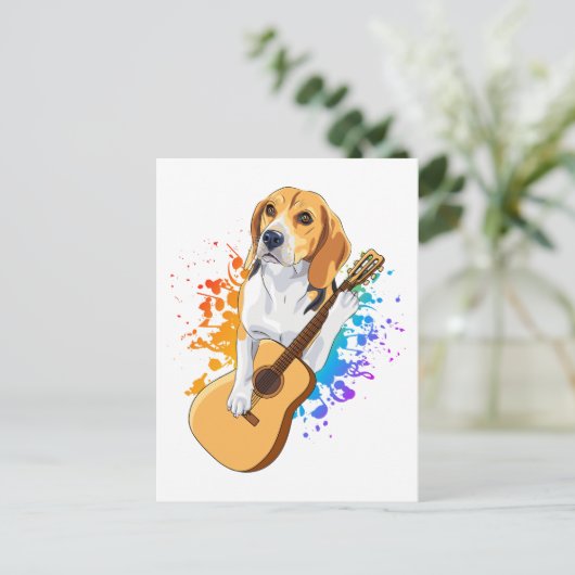 Beagle-hond speelt akoestische gitaar briefkaart (Staand voorkant)