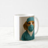 Beagle in Scrubs Koffiemok (Voorkant rechts)