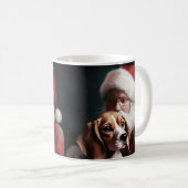 Beagle met kerstman Feestelijke Kerst Koffiemok (Voorkant rechts)