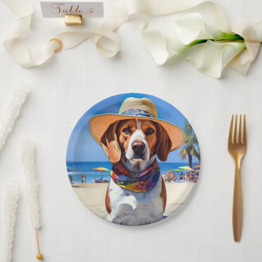 Beagle op het strand, zomercadeau voor hondenliefh papieren bordje (Huwelijk)
