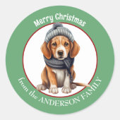 Beagle Puppy in Wintersjaal en Pet Kerst Ronde Sticker (Voorkant)
