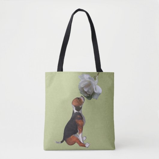 Beagle Puppy Smelling White Rose Tote Bag (Voorkant)
