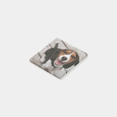 Beagle_puppy zittende post-it® notes (Schuin)