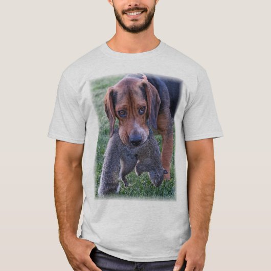 Beagle Retriving Squirrel T-shirt (Voorkant)