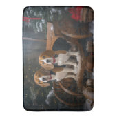 Beagle Sneeuw slee Kerst Decoratie  Badmat (Voorkant Verticaal)