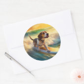 Beagle strand surfen schilderij ronde sticker (Envelop)