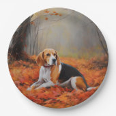 Beagle tussen herfstbladeren inspireert papieren bordje (Voorkant)