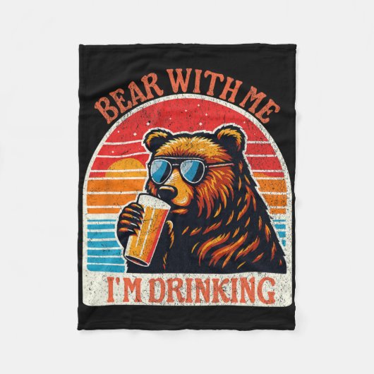 Bear Drinking Beer Outdoor Funny Grizzly Hiking Fleece Deken (Voorkant)