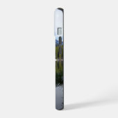 Bear Lake-weerkaatsing III iPhone 15 Case (Linkerkant)