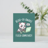 Bear-ly Awake Fully Annoyed - Panda Office Humor Briefkaart (Staand voorkant)