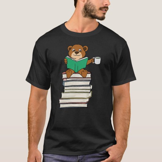 Bear Sitting on Books Coffee and Reading T-shirt (Voorkant)