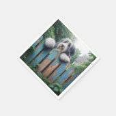 Bearded Collie gluren over oude hek Servet (Hoek)