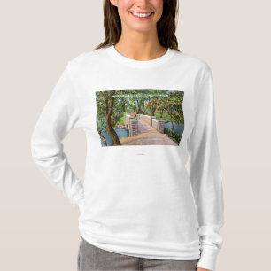 Beardsley Park Uitzicht van de Stone Bridge T-shirt