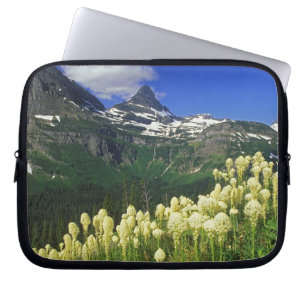 Beargrass bij Logan Pass in Glacier National Park Laptop Sleeve