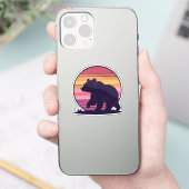 Bearly Awake – Grappig Retro Beer Sunset Design Sticker (Telefoon)