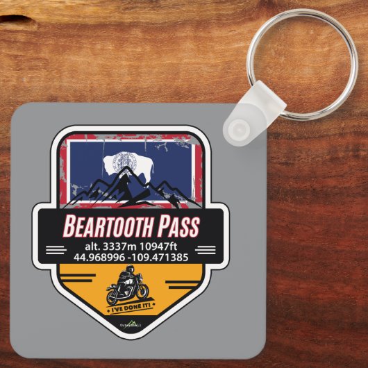 Beartooth Pass Motorcycle US 212 01 Sleutelhanger (Achterkant)