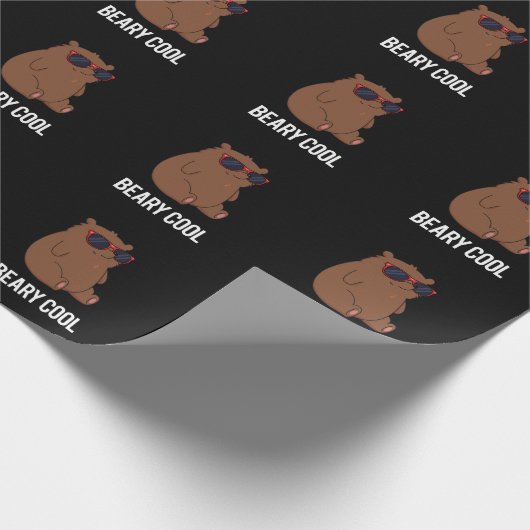 Beary Cool Funny Brown Beer Pun Dark BG Cadeaupapier (Hoek)