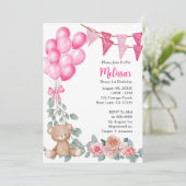 Beary eerste verjaardag roze ballon uitnodiging (Staand voorkant)