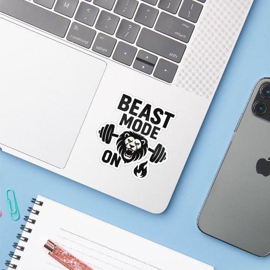 Beast Mode On – Roaring Lion Motivatie Gym Sticker (Laptop met iPhone)