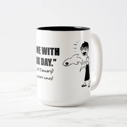 Beat Iemand met een Baby Shark Mok (Voorkant rechts)